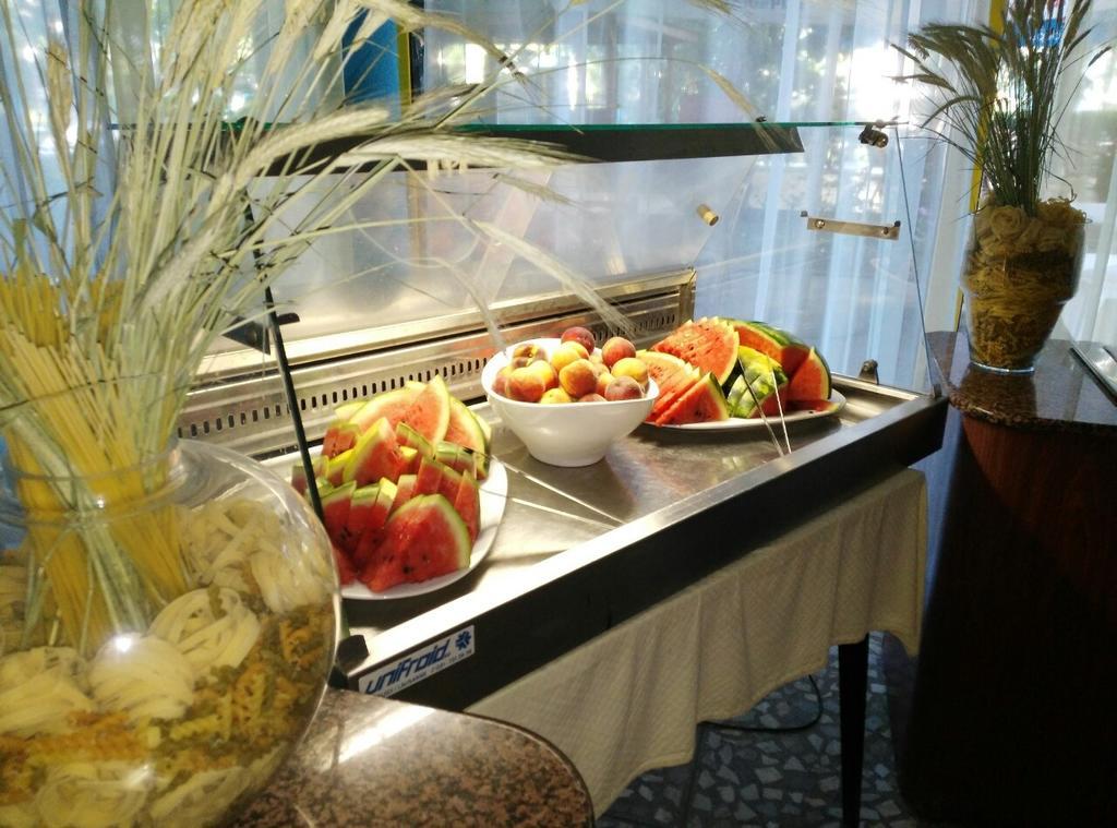 Diana Hotel غولدن ساندز المظهر الخارجي الصورة